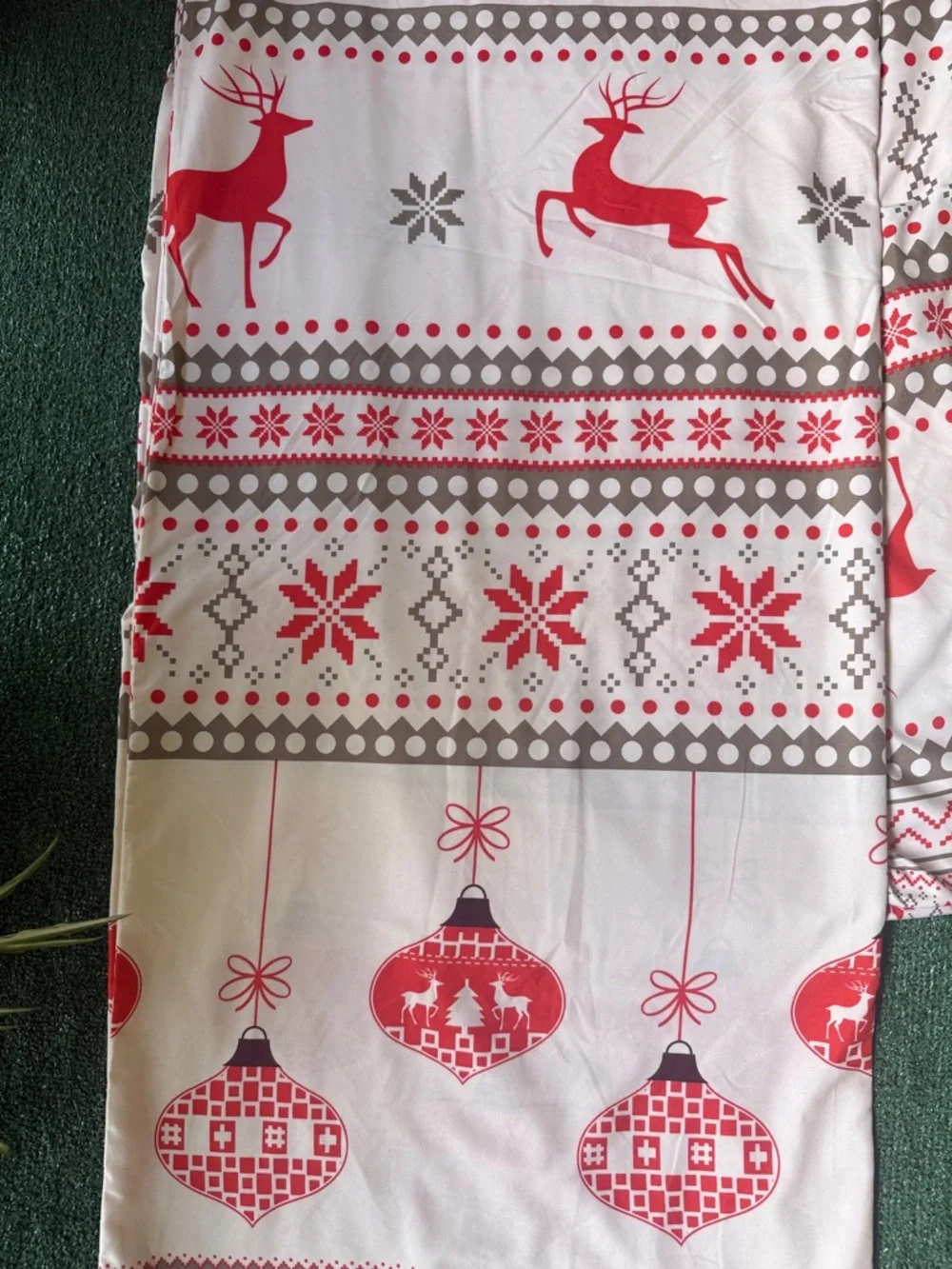 Festive Reindeer & Ornament Duvet Set in Red and Cream